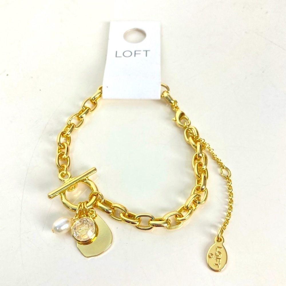 NWT * LOFT Toggle Charm Bracelet in Gold - Picture 3 of 12